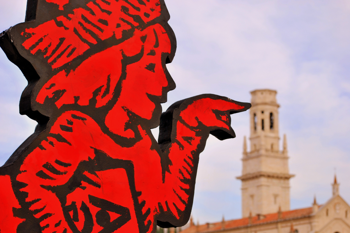 Toccati sign in Verona
